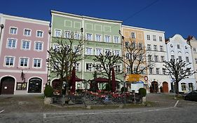 Hotel Bayerischer Hof  3*